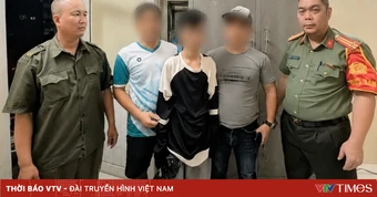 Công an xã giúp bé trai đi lạc trong đêm mưa đoàn tụ với gia đình