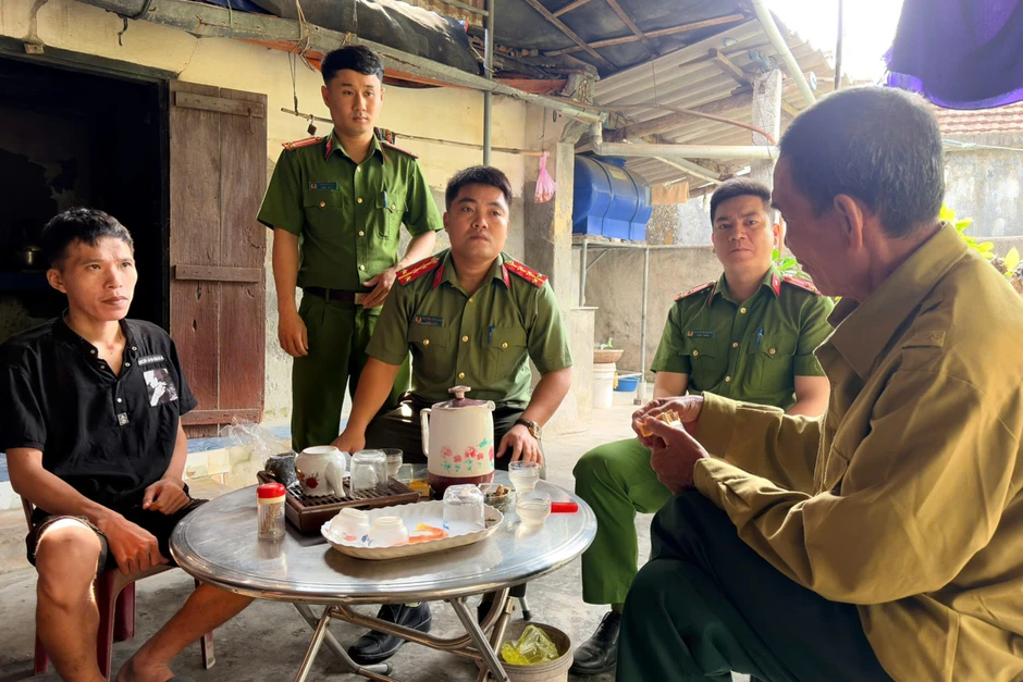 Công an xã tìm lại thân nhân liệt sĩ sau 45 năm thất lạc Công an xã tìm lại thân nhân liệt sĩ sau 45 năm thất lạc