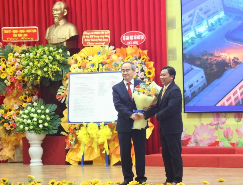 Công bố Quyết định chuyển Trường Đại học Trà Vinh thành Đại học Trà Vinh