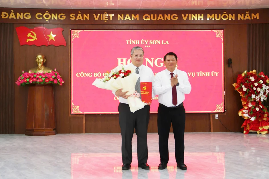Công bố quyết định của Ban Thường vụ Tỉnh ủy Sơn La về công tác cán bộ Công bố quyết định của Ban Thường vụ Tỉnh ủy Sơn La về công tác cán bộ