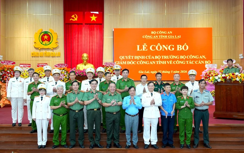 Công bố quyết định của Bộ trưởng Bộ Công an về công tác cán bộ tại Gia Lai Công bố quyết định của Bộ trưởng Bộ Công an về công tác cán bộ tại Gia Lai