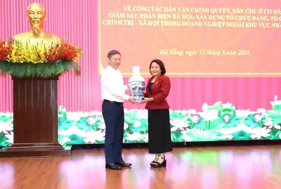 Công khai sớm những vấn đề liên quan trực tiếp đến người dân Công khai sớm những vấn đề liên quan trực tiếp đến người dân