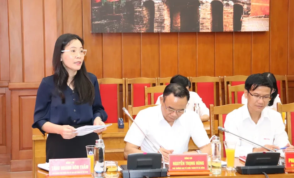 Công khai sớm những vấn đề liên quan trực tiếp đến người dân Công khai sớm những vấn đề liên quan trực tiếp đến người dân