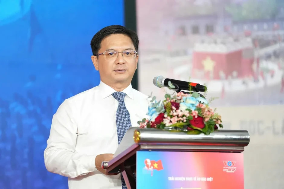 Công nghệ VR đưa người dân TPHCM đến Quảng trường Ba Đình nghe Bác Hồ đọc Tuyên ngôn Độc lập Công nghệ VR đưa người dân TPHCM đến Quảng trường Ba Đình nghe Bác Hồ đọc Tuyên ngôn Độc lập