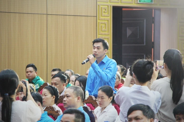 Công nhân Đà Nẵng muốn thẻ đoàn viên thành “tấm thẻ quyền lực” Công nhân Đà Nẵng muốn thẻ đoàn viên thành “tấm thẻ quyền lực”