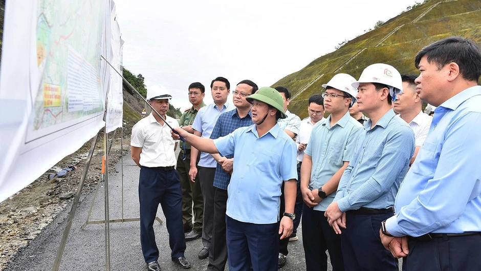 Công trường cao tốc Tuyên Quang-Hà Giang “không nghỉ lễ”, tăng tốc về đích