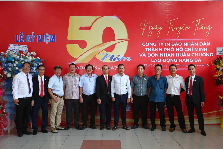 Công ty In Báo Nhân Dân tại Thành phố Hồ Chí Minh nhận Huân chương Lao động hạng Ba nhân kỷ niệm 50 năm Ngày truyền thống Công ty In Báo Nhân Dân tại Thành phố Hồ Chí Minh nhận Huân chương Lao động hạng Ba nhân kỷ niệm 50 năm Ngày truyền thống