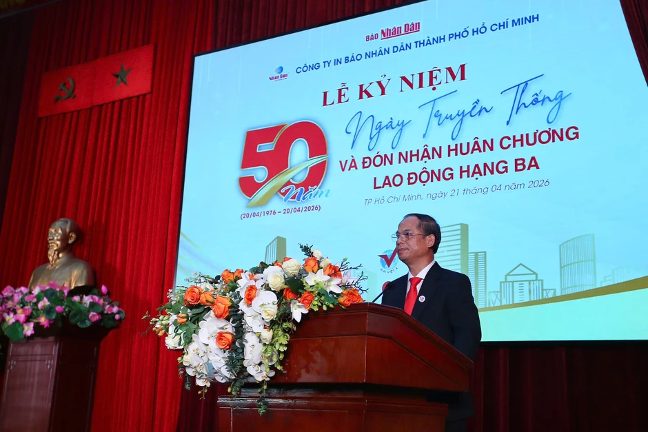 Công ty In Báo Nhân Dân tại Thành phố Hồ Chí Minh nhận Huân chương Lao động hạng Ba nhân kỷ niệm 50 năm Ngày truyền thống Công ty In Báo Nhân Dân tại Thành phố Hồ Chí Minh nhận Huân chương Lao động hạng Ba nhân kỷ niệm 50 năm Ngày truyền thống