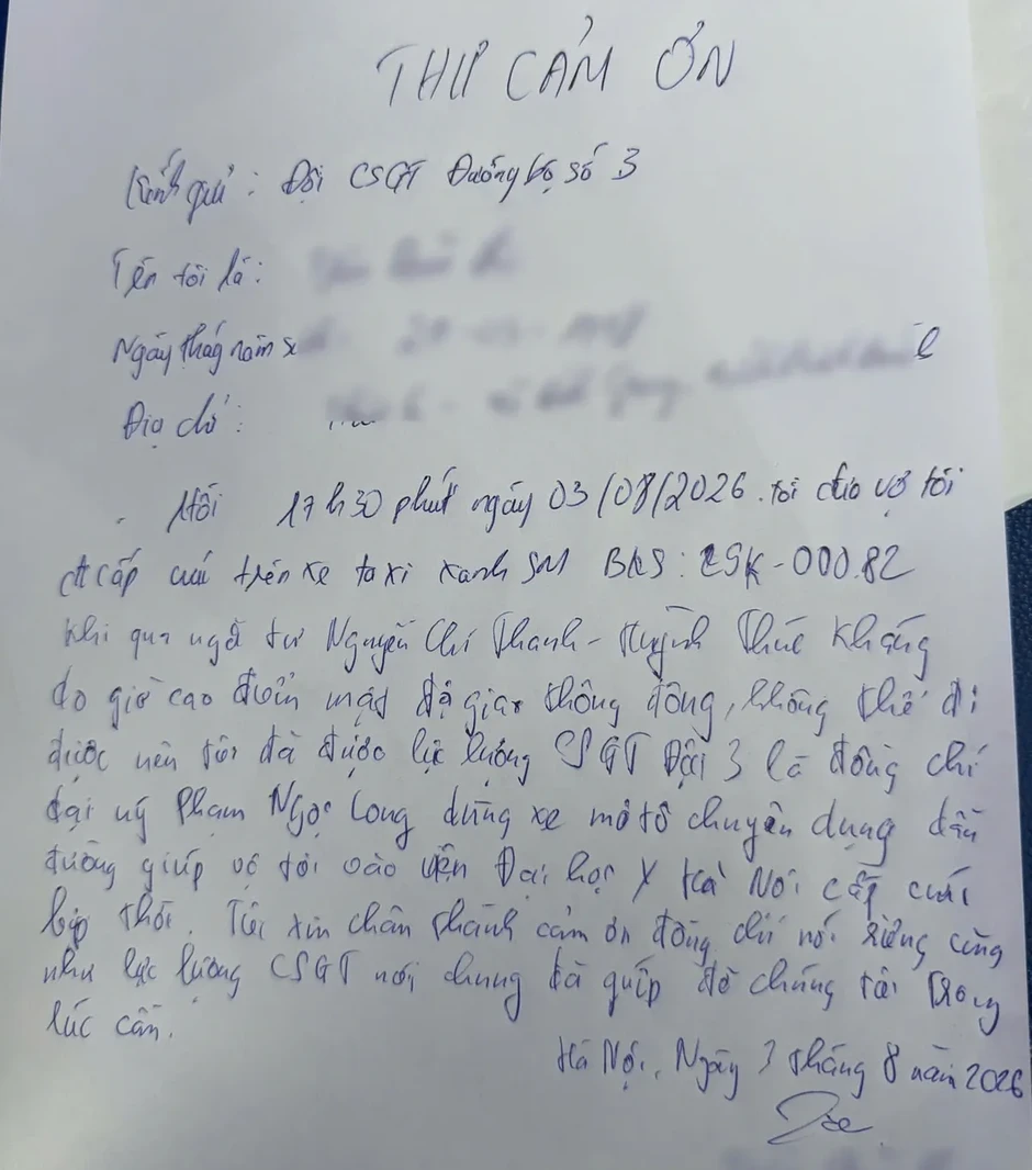 CSGT Hà Nội mở đường hỗ trợ hai trường hợp cấp cứu an toàn CSGT Hà Nội mở đường hỗ trợ hai trường hợp cấp cứu an toàn