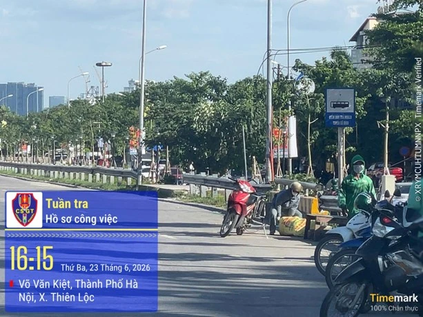 CSGT Hà Nội tăng cường xử lý xe khách dừng đỗ sai quy định CSGT Hà Nội tăng cường xử lý xe khách dừng đỗ sai quy định