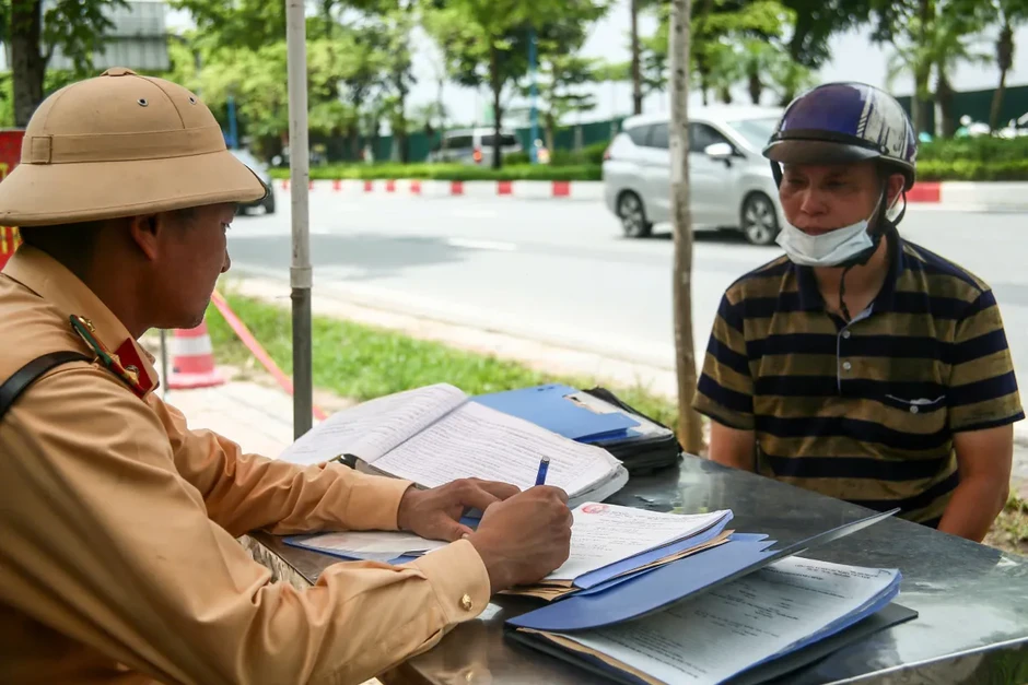 CSGT Hà Nội xử lý gần 500 xe tự chế, chở hàng cồng kềnh CSGT Hà Nội xử lý gần 500 xe tự chế, chở hàng cồng kềnh