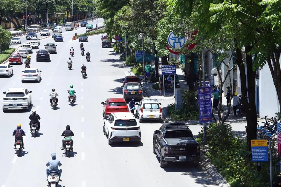 CSGT Hà Nội xử phạt hơn 2.200 trường hợp dừng, đỗ xe trái phép trong hơn 10 ngày CSGT Hà Nội xử phạt hơn 2.200 trường hợp dừng, đỗ xe trái phép trong hơn 10 ngày