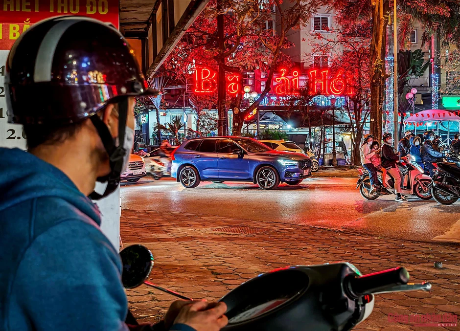 CSGT hóa trang xử lý ma men lái xe rời quán nhậu