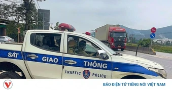 CSGT Nghệ An kịp thời dẫn đường, hỗ trợ đưa cháu bé nguy kịch đi cấp cứu