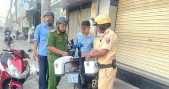 CSGT phát hiện nhiều lỗi tại công trình thi công ở TPHCM