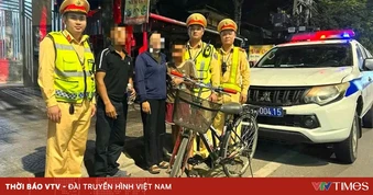 CSGT Quảng Trị xuyên đêm giúp thiếu niên đi lạc gần 100km về nhà
