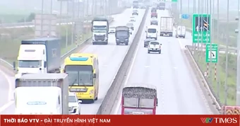 CSGT tăng kiểm tra thời gian làm việc của lái xe tải đường dài