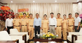 CSGT TP.HCM, BHXH TP.HCM thăm, chúc mừng Báo Pháp Luật TP.HCM nhân ngày Báo chí Cách mạng Việt Nam
