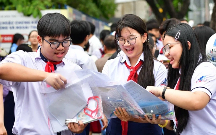 CSGT TP.HCM đảm bảo giao thông, phục vụ kỳ thi tuyển sinh lớp 10 năm học 2026-2027 CSGT TP.HCM đảm bảo giao thông, phục vụ kỳ thi tuyển sinh lớp 10 năm học 2026-2027
