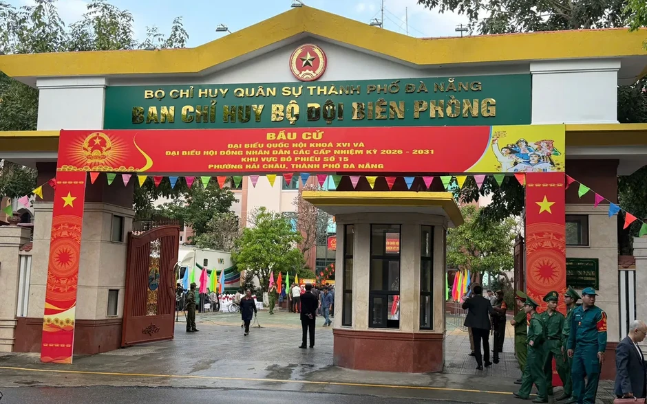 Cử tri Đà Nẵng phấn khởi thực hiện quyền công dân Cử tri Đà Nẵng phấn khởi thực hiện quyền công dân