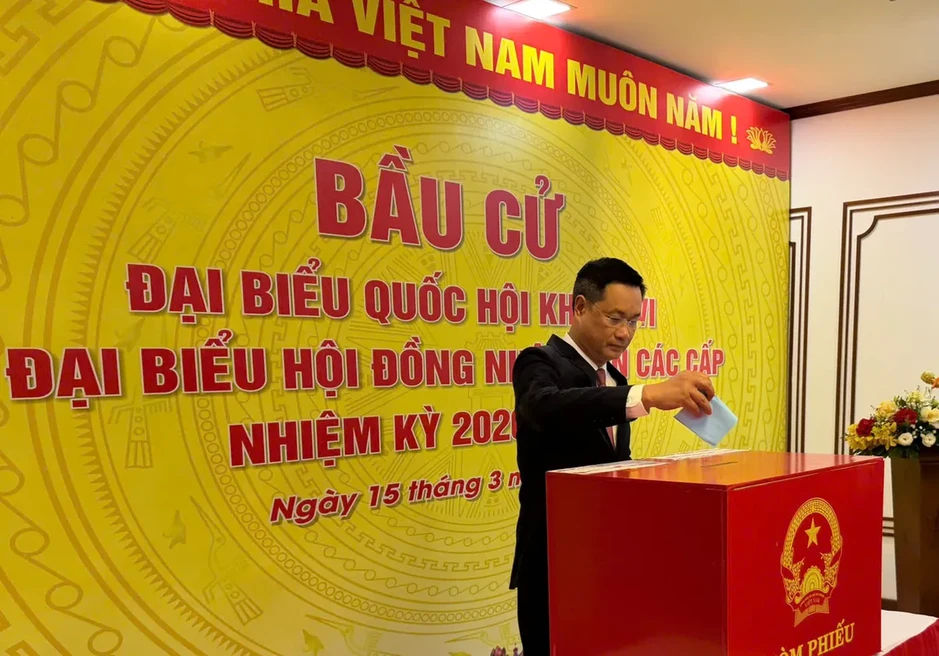 Cử tri Đà Nẵng phấn khởi thực hiện quyền công dân Cử tri Đà Nẵng phấn khởi thực hiện quyền công dân