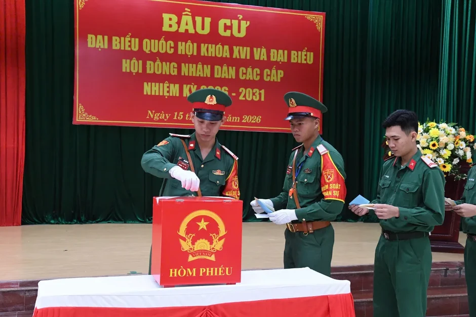 Cử tri Đà Nẵng phấn khởi thực hiện quyền công dân Cử tri Đà Nẵng phấn khởi thực hiện quyền công dân