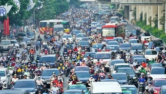 Cử tri Hà Nội kiến nghị hạn chế xe cá nhân vào trung tâm