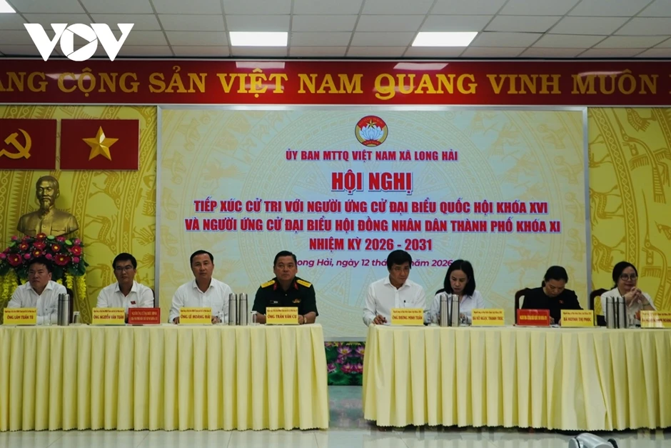 Cử tri Long Hải gửi gắm nhiều kiến nghị về giao thông, môi trường và an sinh Cử tri Long Hải gửi gắm nhiều kiến nghị về giao thông, môi trường và an sinh