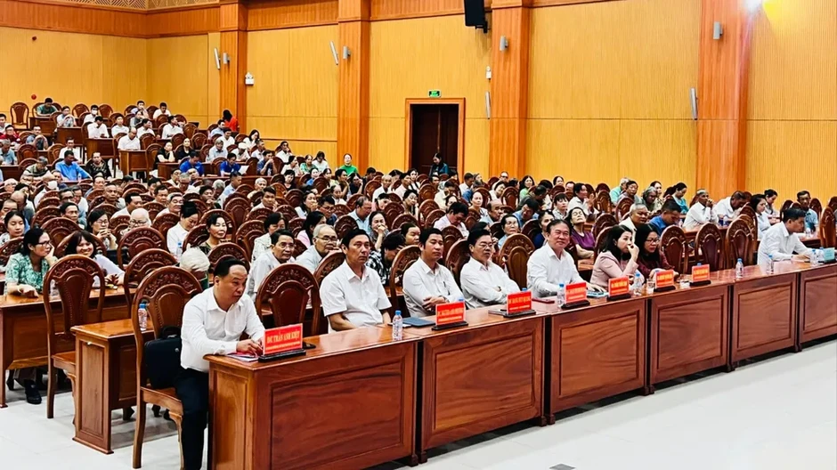 Cử tri phường Bà Rịa kiến nghị đầu tư hạ tầng, nâng chất lượng giáo dục và y tế Cử tri phường Bà Rịa kiến nghị đầu tư hạ tầng, nâng chất lượng giáo dục và y tế
