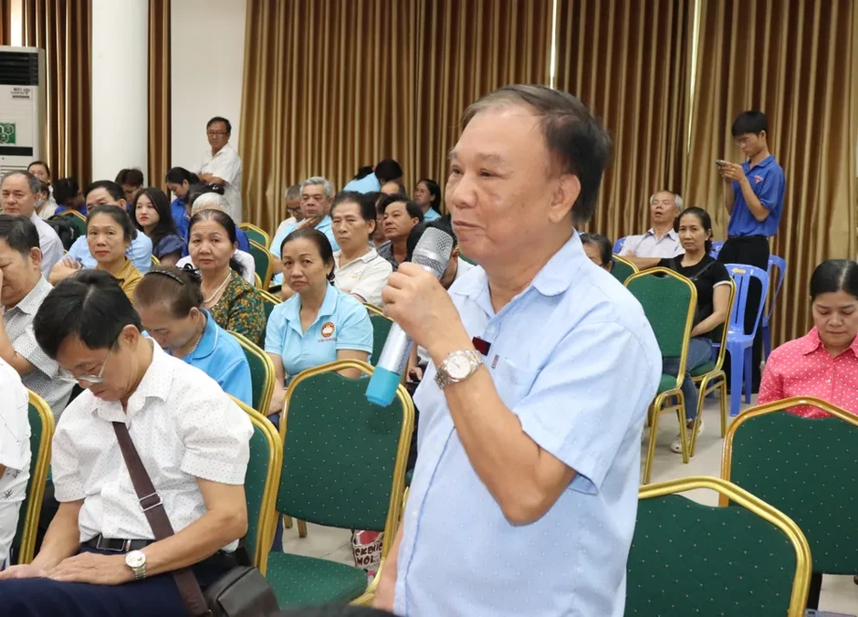 Cử tri phường Tân Sơn Nhất quan tâm việc làm cho thanh niên, chăm sóc người cao tuổi Cử tri phường Tân Sơn Nhất quan tâm việc làm cho thanh niên, chăm sóc người cao tuổi