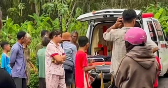 Cưa cây dưới trời mưa, một người bị sét đánh tử vong