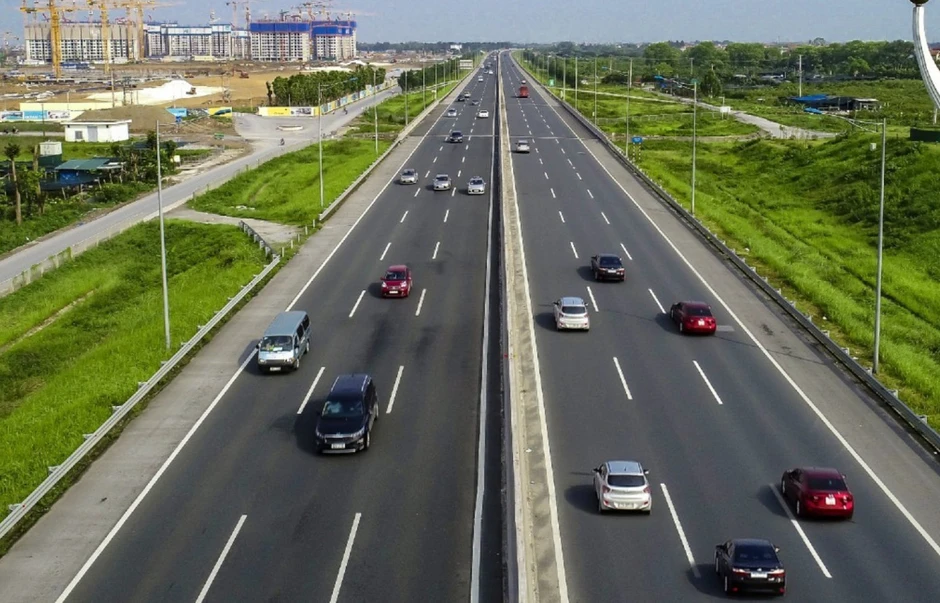 Cục Cảnh sát giao thông đề nghị tổ chức 'làn đường vượt xe' trên cao tốc