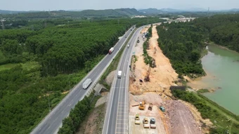 Cục Đường bộ chưa có ý kiến về đề xuất dừng khai thác đêm cao tốc Cam Lộ-La Sơn