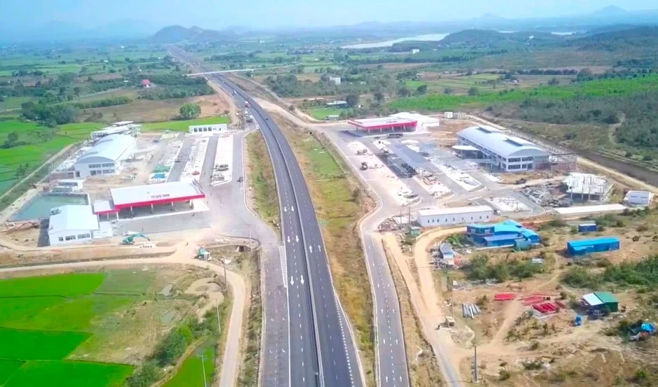 Cục Đường bộ ra “tối hậu thư” với trạm dừng nghỉ cao tốc chậm tiến độ
