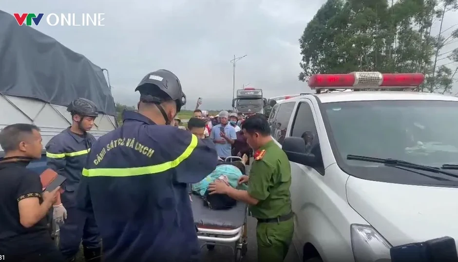 Cuộc chạy đua giành sự sống trong những tình huống không có kịch bản Cuộc chạy đua giành sự sống trong những tình huống không có kịch bản