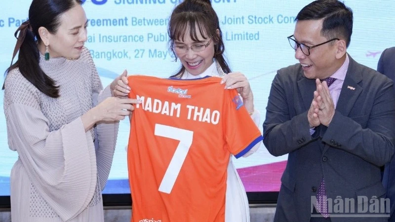 Cuộc gặp gỡ đặc biệt của hai nữ doanh nhân hàng đầu Đông Nam Á Cuộc gặp gỡ đặc biệt của hai nữ doanh nhân hàng đầu Đông Nam Á