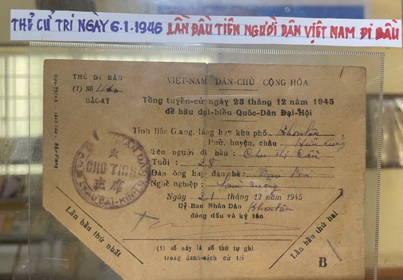 Cựu chiến binh với đam mê sưu tầm những kỷ vật của các kỳ bầu cử Quốc hội Cựu chiến binh với đam mê sưu tầm những kỷ vật của các kỳ bầu cử Quốc hội