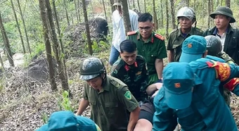 Cứu hộ thành công du khách người Đức gặp nạn tại vùng núi Đà Nẵng
