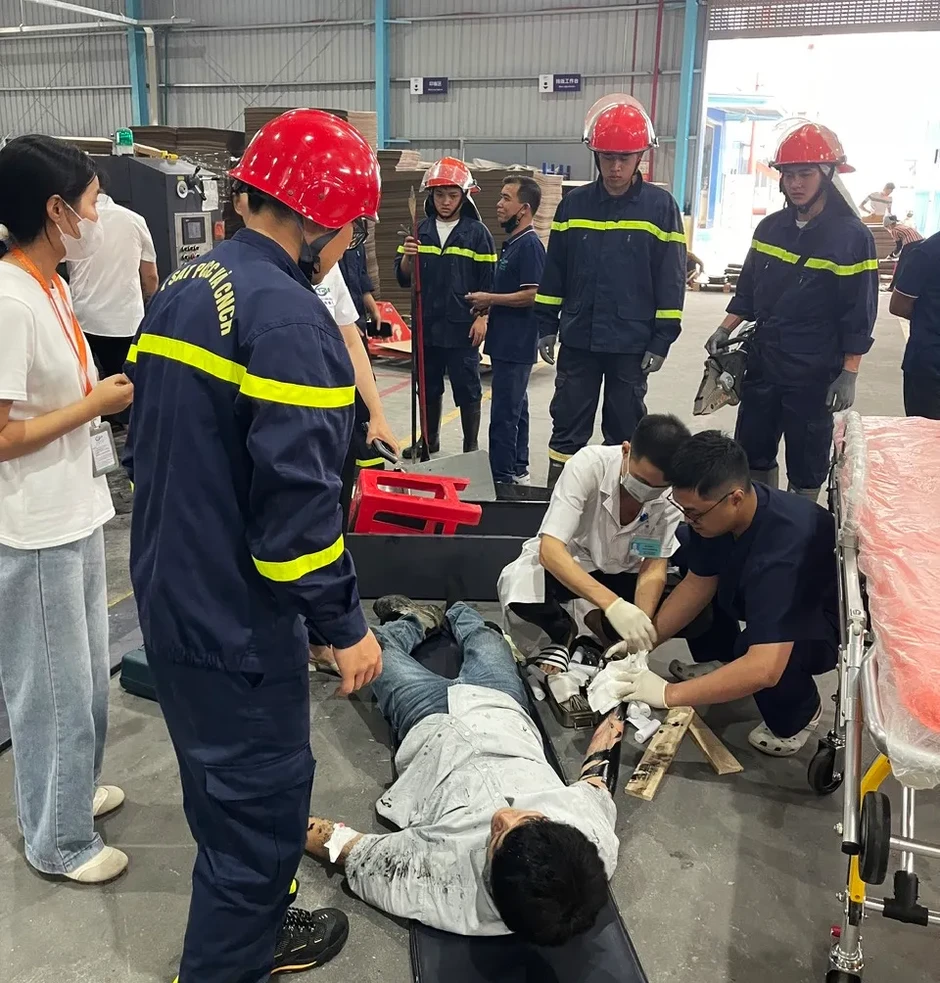 Cứu kịp thời công nhân bị cuốn tay vào máy in công nghiệp ở Bắc Ninh Cứu kịp thời công nhân bị cuốn tay vào máy in công nghiệp ở Bắc Ninh