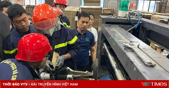 Cứu kịp thời công nhân bị cuốn tay vào máy in công nghiệp ở Bắc Ninh