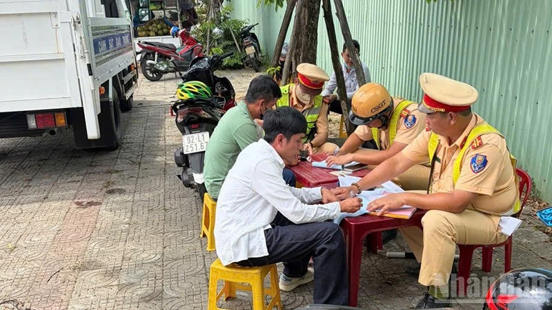 Đà Nẵng bảo đảm trật tự an toàn giao thông dịp lễ 30/4 và 1/5 Đà Nẵng bảo đảm trật tự an toàn giao thông dịp lễ 30/4 và 1/5