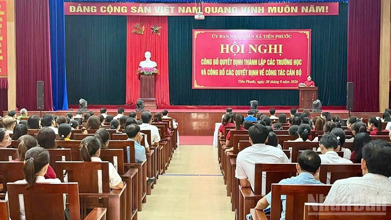Đà Nẵng: Các địa phương phía nam công bố quyết định thành lập các trường học và công tác cán bộ