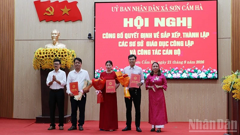 Đà Nẵng: Các địa phương phía nam công bố quyết định thành lập các trường học và công tác cán bộ