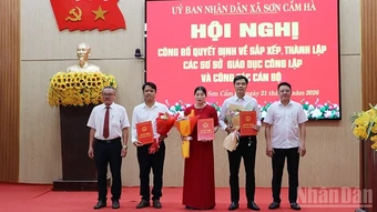 Đà Nẵng: Các địa phương phía nam công bố quyết định thành lập các trường học và công tác cán bộ