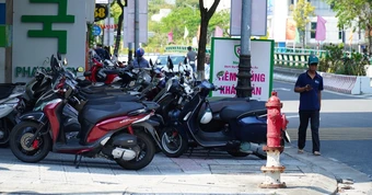 Đà Nẵng cấm buôn bán trên vỉa hè: chỉ dành cho người đi bộ và đậu xe máy
