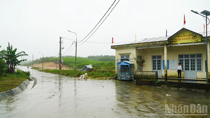 Đà Nẵng: Cần sớm bố trí đất tái định cư cho người dân vùng sạt lở ở xã Phú Ninh Đà Nẵng: Cần sớm bố trí đất tái định cư cho người dân vùng sạt lở ở xã Phú Ninh