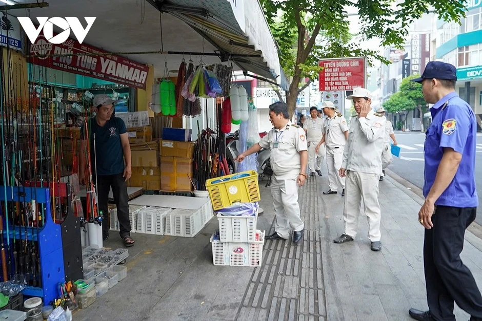 Đà Nẵng đồng loạt ra quân bảo đảm trật tự vỉa hè Đà Nẵng đồng loạt ra quân bảo đảm trật tự vỉa hè