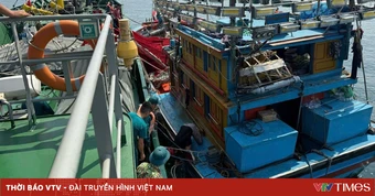 Đà Nẵng: Hải đội Dân quân cứu hộ tàu cá cùng 12 ngư dân gặp nạn trên biển