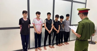 Đà Nẵng khởi tố, bắt tạm giam 6 đối tượng mang hung khí, lạng lách gây rối