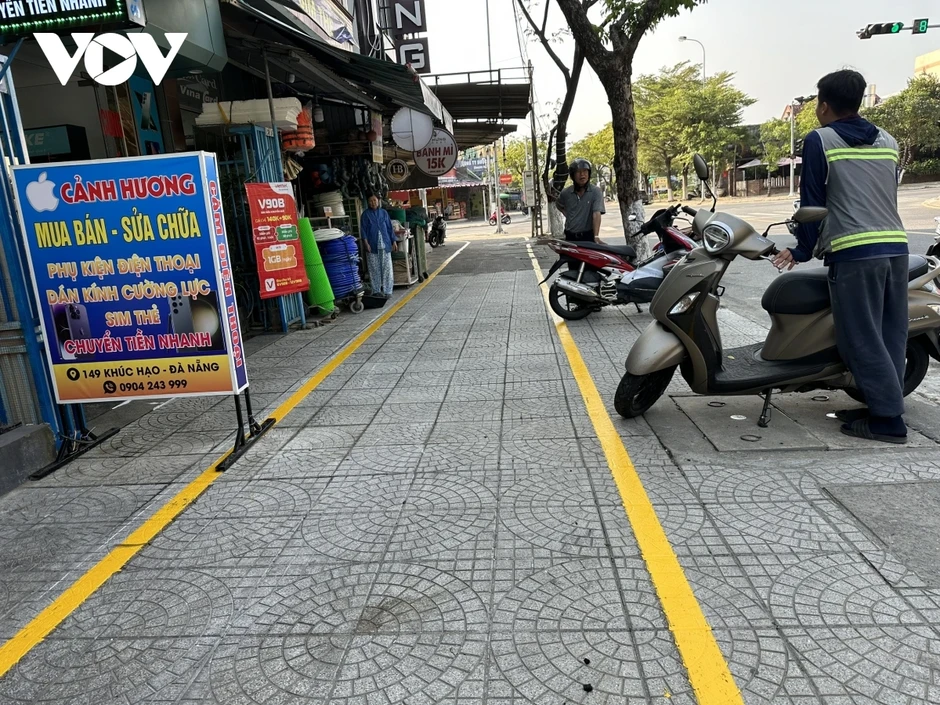 Đà Nẵng không được phép sử dụng vỉa hè để kinh doanh, buôn bán Đà Nẵng không được phép sử dụng vỉa hè để kinh doanh, buôn bán